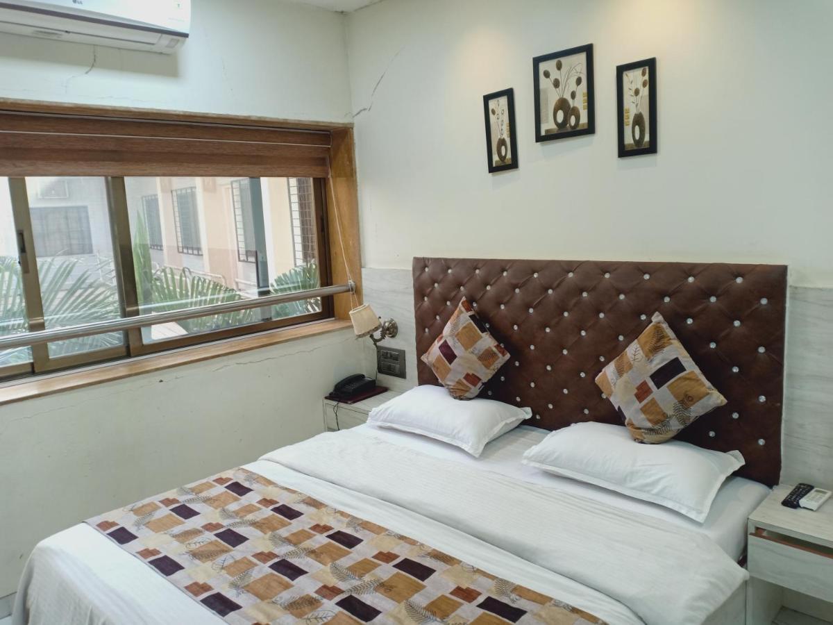 Hotel Royale Heritage Nashik Buitenkant foto