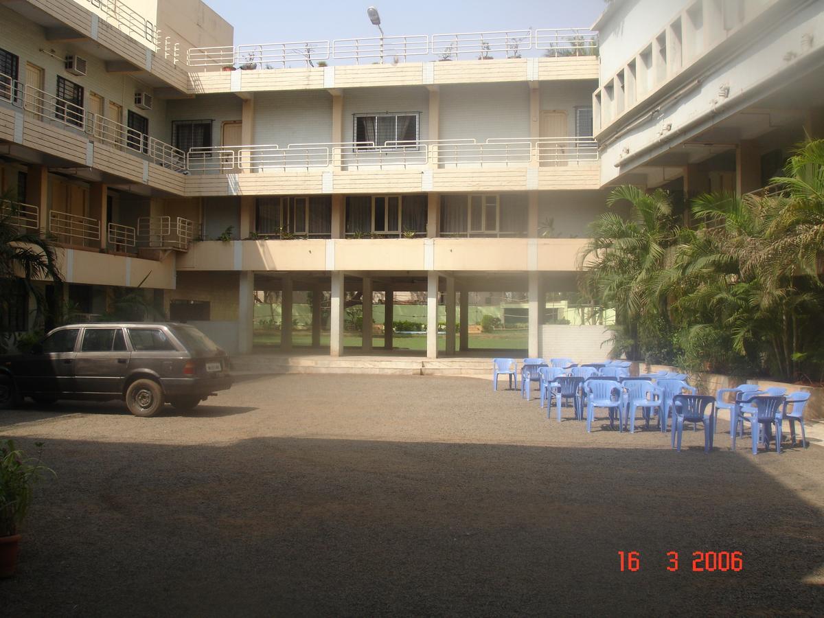 Hotel Royale Heritage Nashik Buitenkant foto