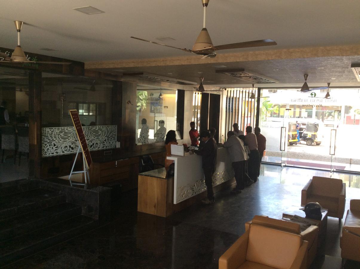 Hotel Royale Heritage Nashik Buitenkant foto
