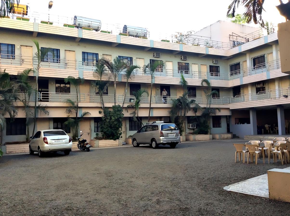 Hotel Royale Heritage Nashik Buitenkant foto