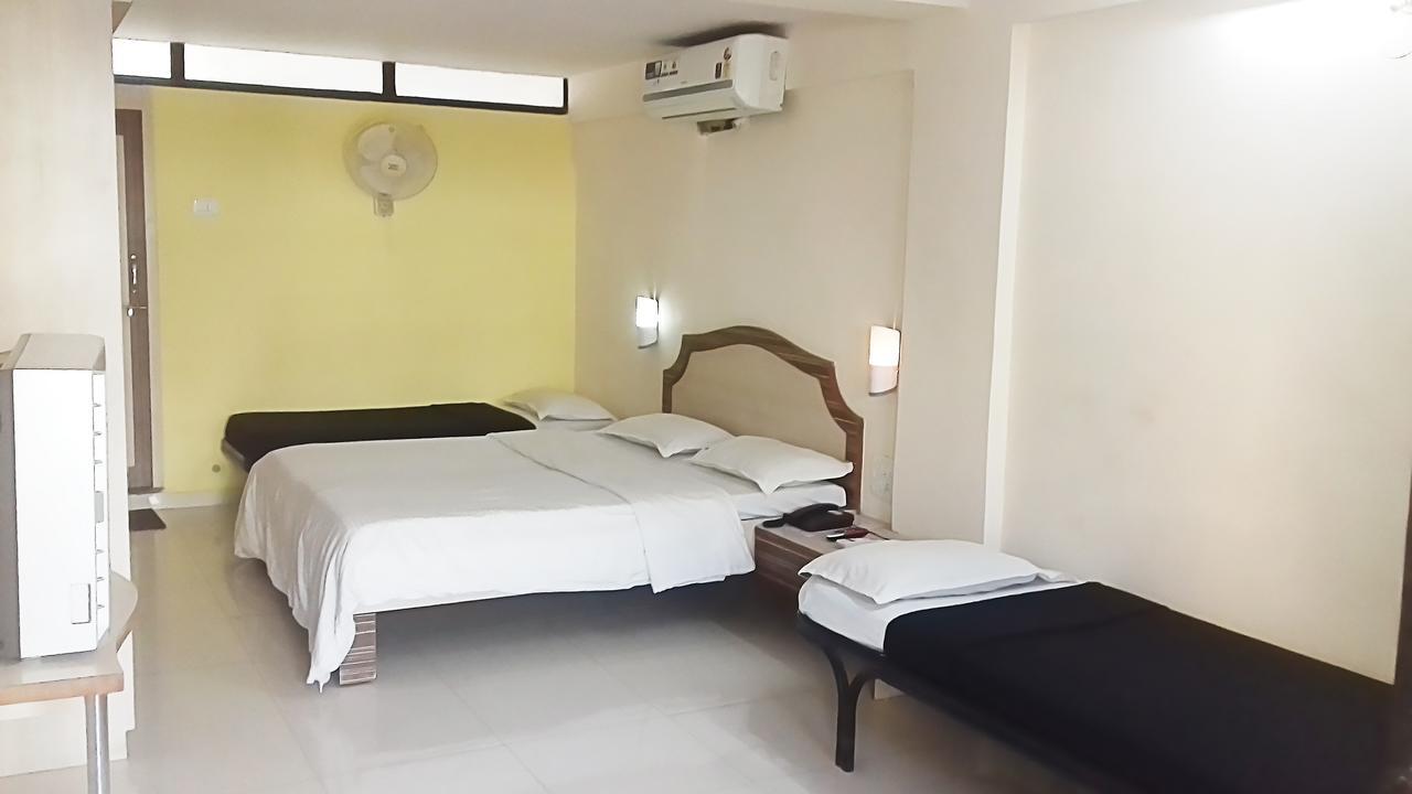 Hotel Royale Heritage Nashik Buitenkant foto