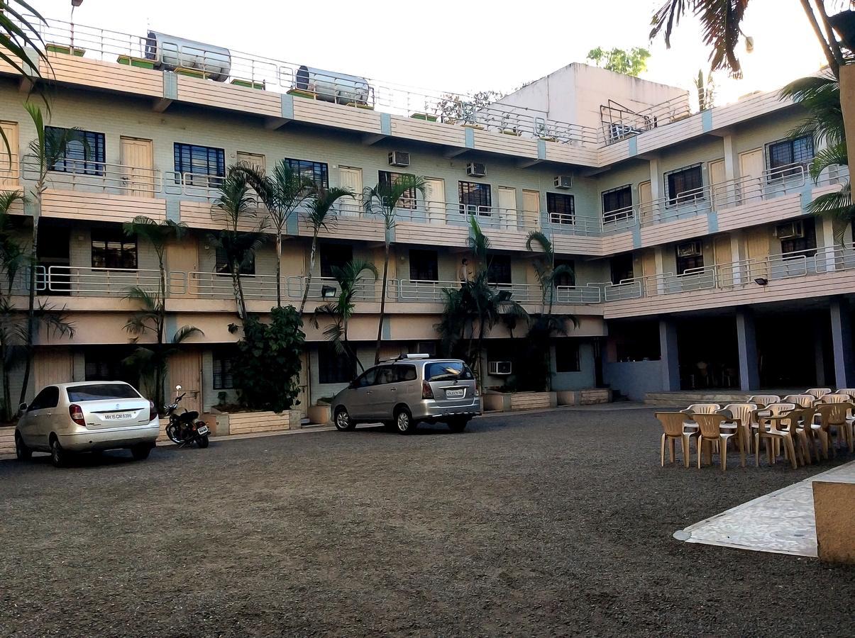 Hotel Royale Heritage Nashik Buitenkant foto