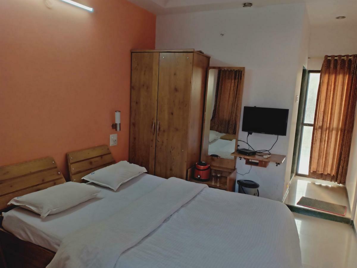 Hotel Royale Heritage Nashik Buitenkant foto