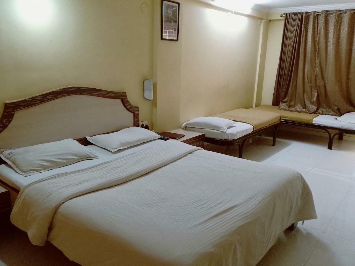 Hotel Royale Heritage Nashik Buitenkant foto