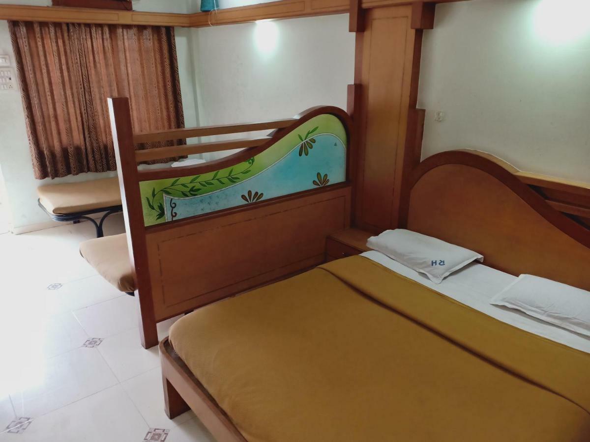 Hotel Royale Heritage Nashik Buitenkant foto