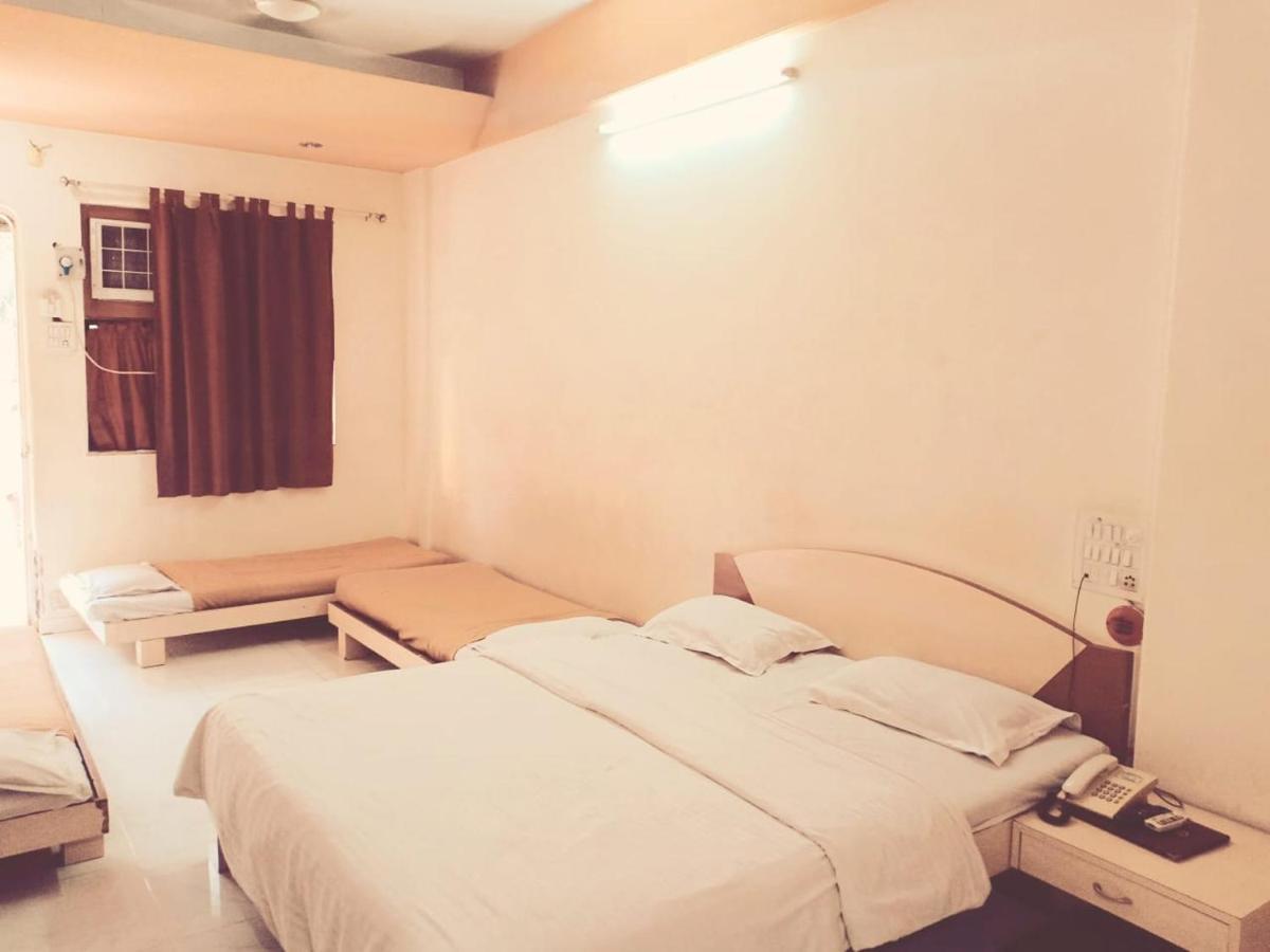Hotel Royale Heritage Nashik Buitenkant foto