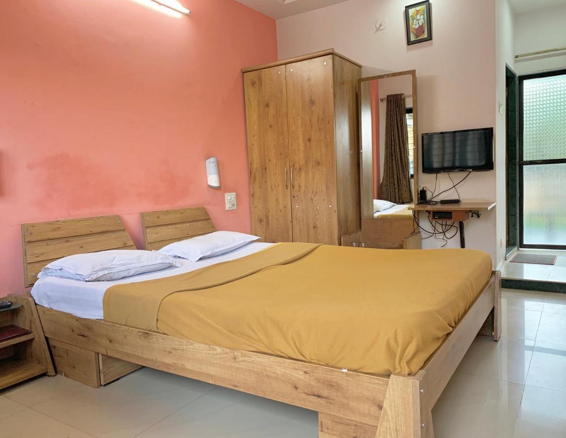Hotel Royale Heritage Nashik Buitenkant foto
