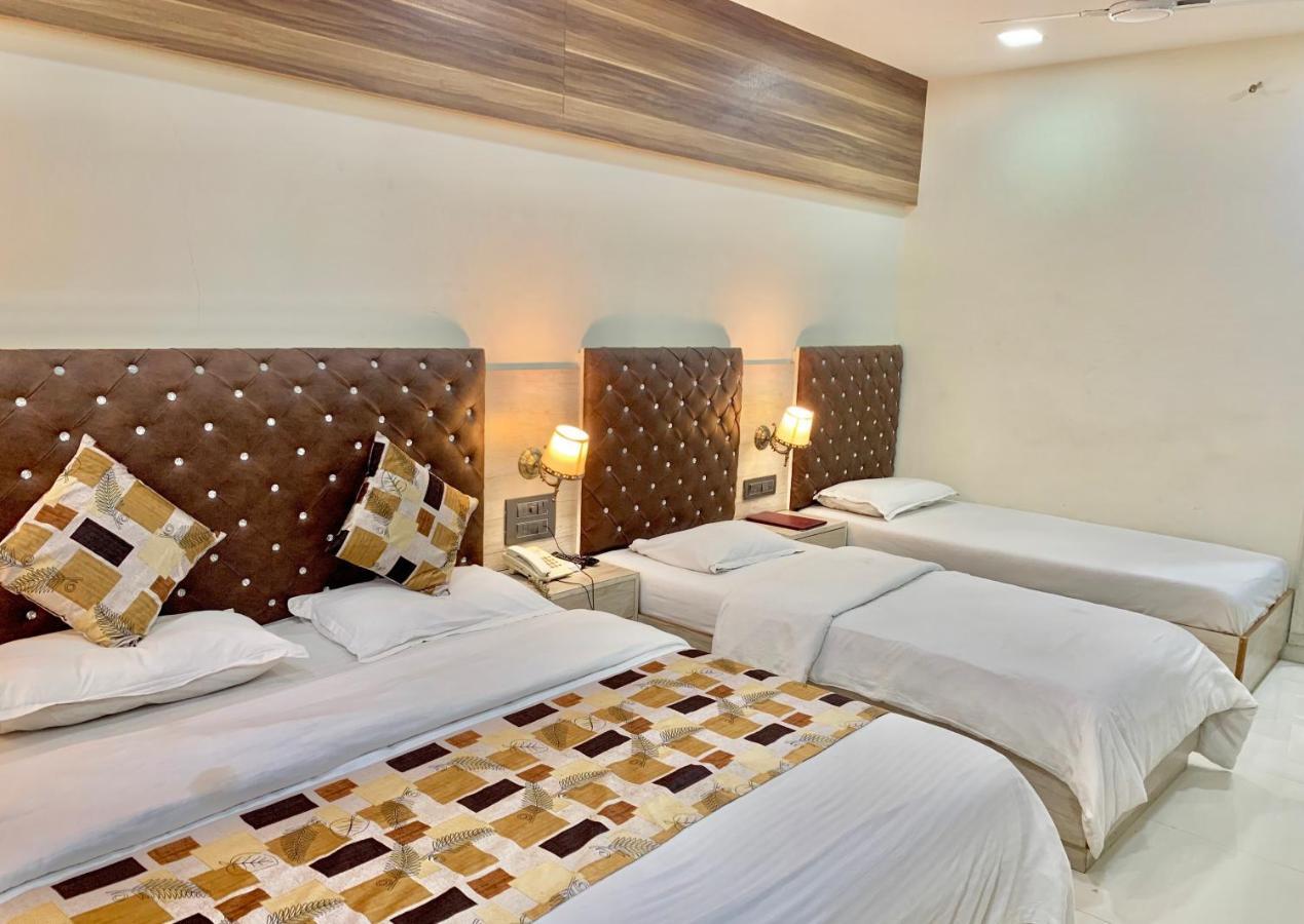 Hotel Royale Heritage Nashik Buitenkant foto